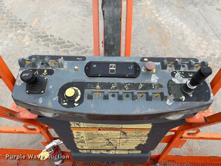 image for item FC0491 JLG 660SJ boom lift
