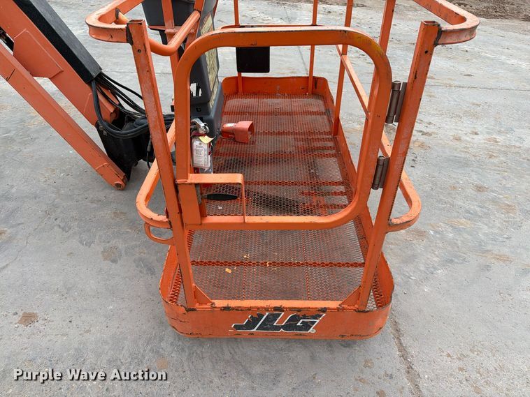 image for item FC0491 JLG 660SJ boom lift