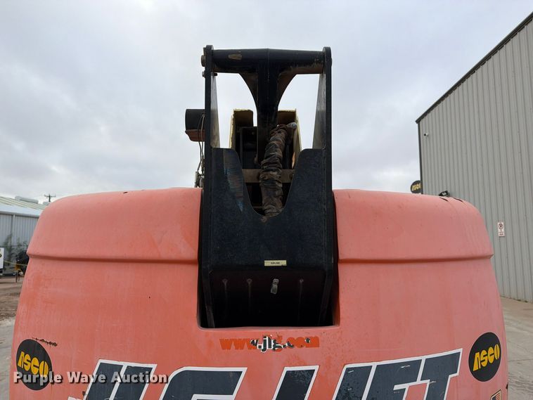 image for item FC0491 JLG 660SJ boom lift