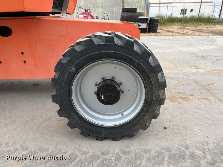 image for item FC0491 JLG 660SJ boom lift