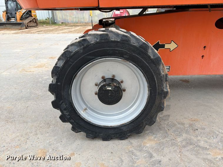image for item FC0491 JLG 660SJ boom lift