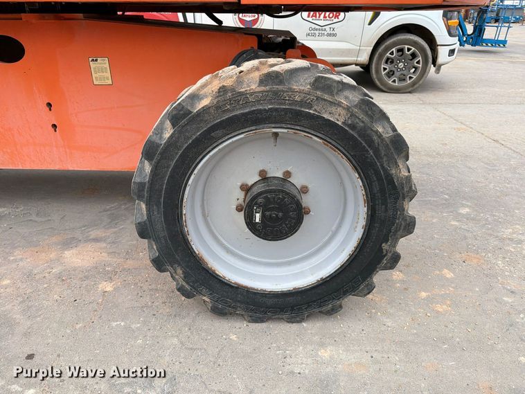 image for item FC0491 JLG 660SJ boom lift