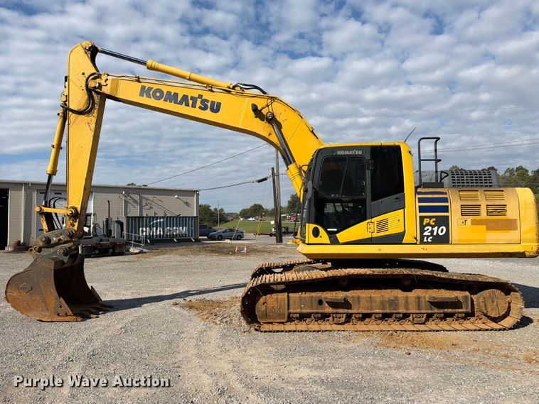 image for item FC3428 2019 Komatsu PC210LC-11 excavator