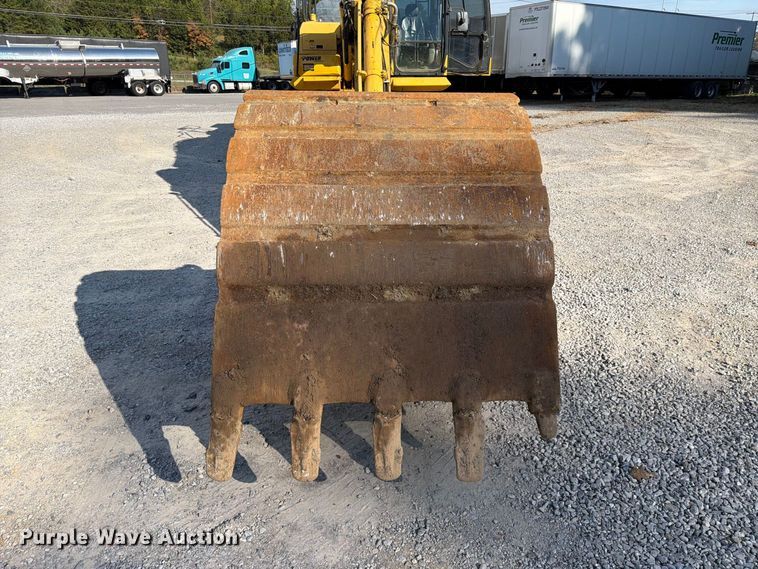 image for item FC3428 2019 Komatsu PC210LC-11 excavator