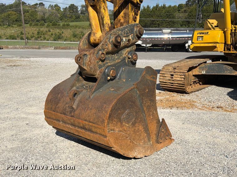 image for item FC3428 2019 Komatsu PC210LC-11 excavator