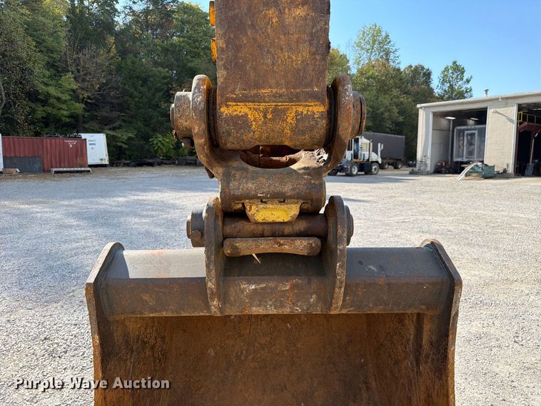 image for item FC3428 2019 Komatsu PC210LC-11 excavator