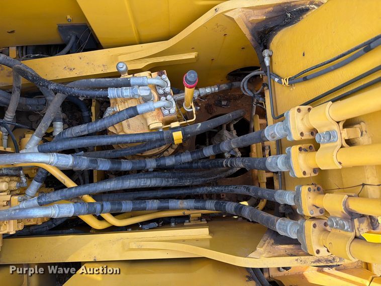image for item FC3428 2019 Komatsu PC210LC-11 excavator
