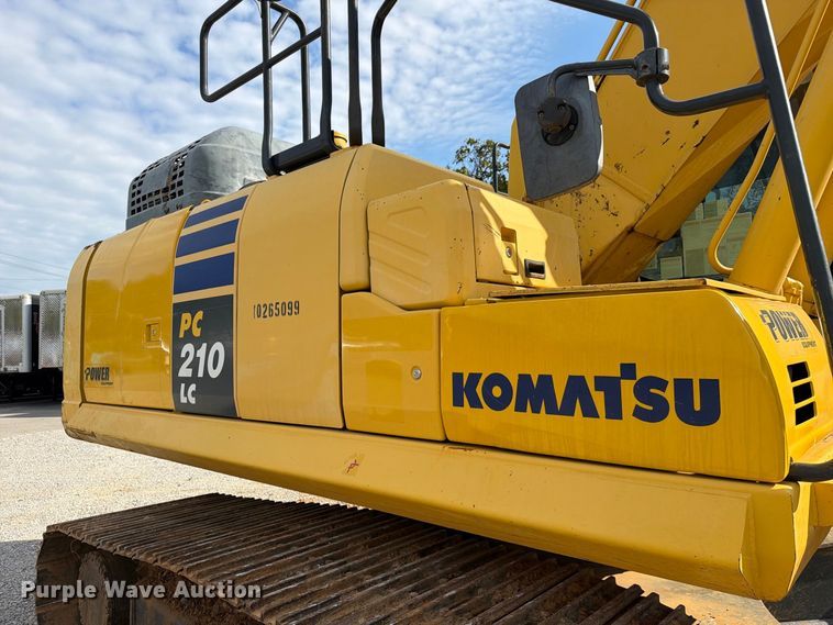 image for item FC3428 2019 Komatsu PC210LC-11 excavator