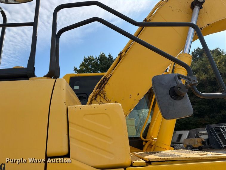 image for item FC3428 2019 Komatsu PC210LC-11 excavator