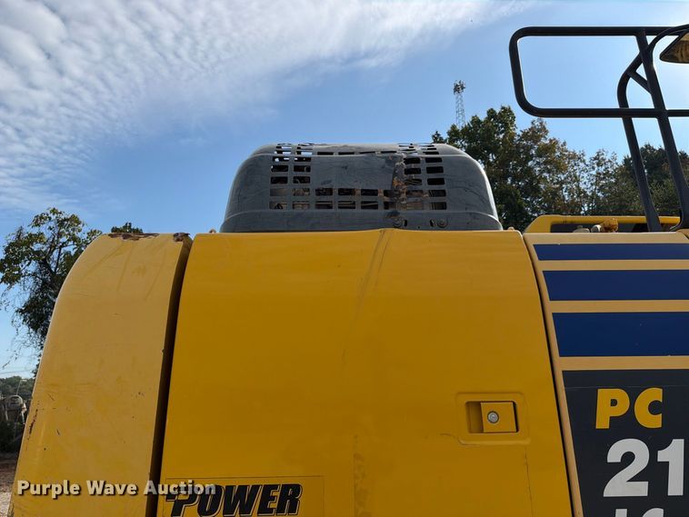 image for item FC3428 2019 Komatsu PC210LC-11 excavator