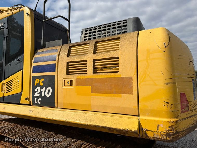 image for item FC3428 2019 Komatsu PC210LC-11 excavator