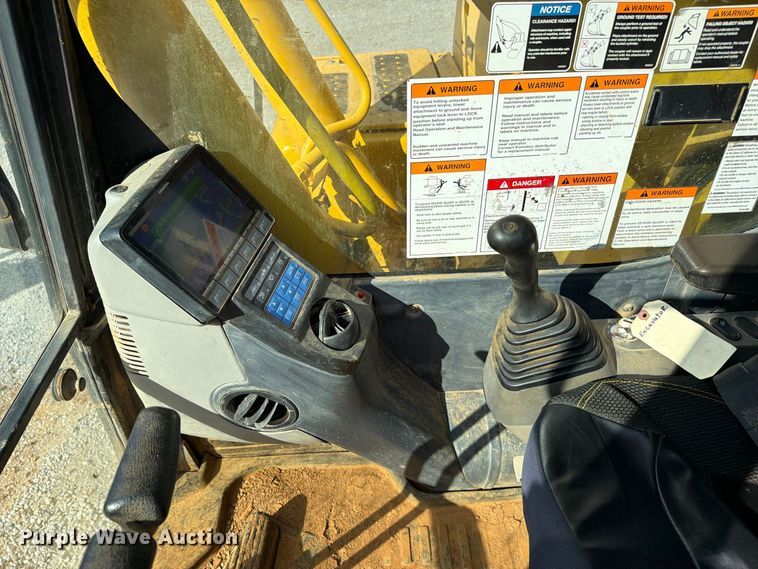 image for item FC3428 2019 Komatsu PC210LC-11 excavator