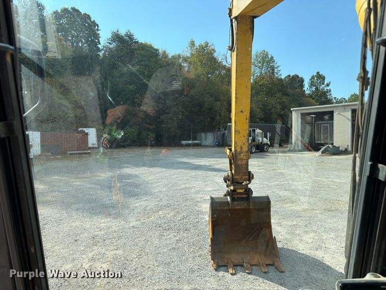 image for item FC3428 2019 Komatsu PC210LC-11 excavator