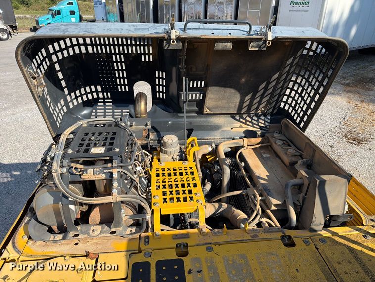 image for item FC3428 2019 Komatsu PC210LC-11 excavator