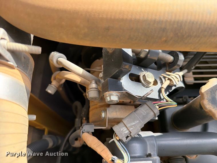 image for item FC3428 2019 Komatsu PC210LC-11 excavator