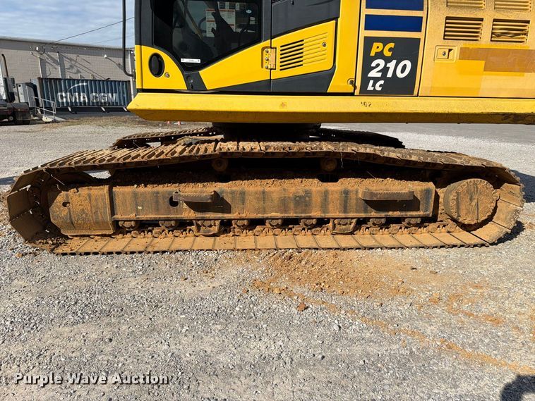 image for item FC3428 2019 Komatsu PC210LC-11 excavator