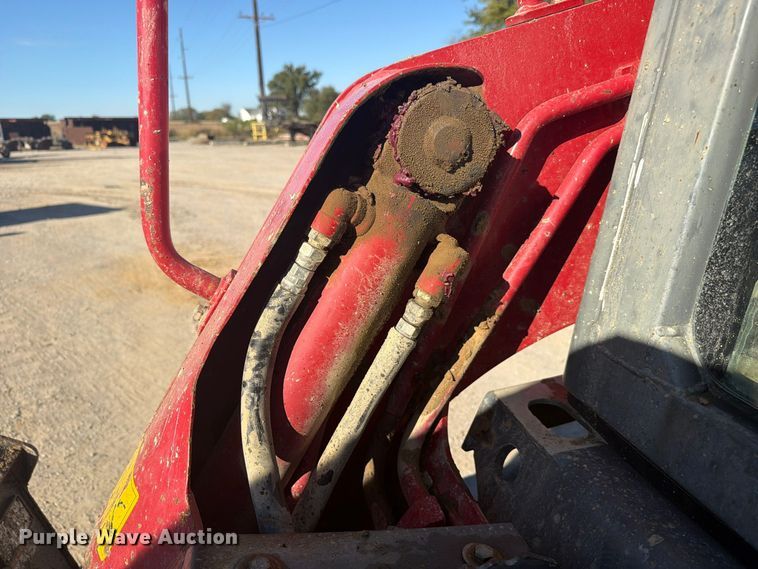 image for item FC3429 2019 Takeuchi TL8 tracked skid steer loader