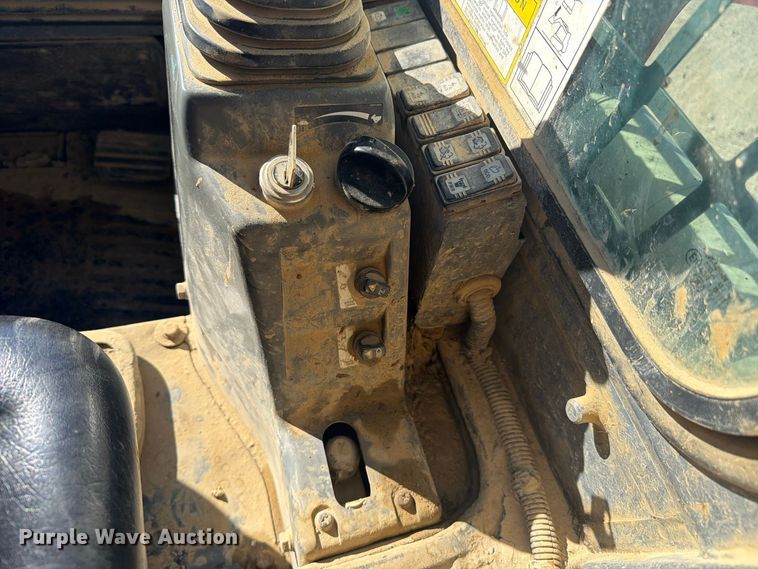 image for item FC3429 2019 Takeuchi TL8 tracked skid steer loader