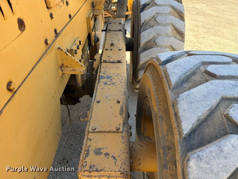 image for item FC3431 1995 Fiat-Allis FG65C motor grader