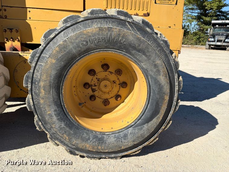 image for item FC3431 1995 Fiat-Allis FG65C motor grader