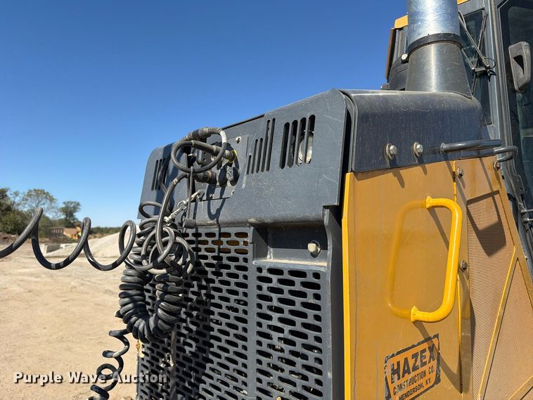 image for item FC3433 John Deere 650K dozer