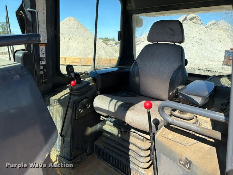 image for item FC3433 John Deere 650K dozer