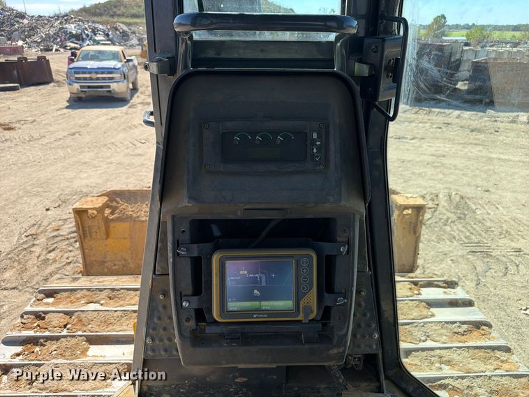 image for item FC3433 John Deere 650K dozer