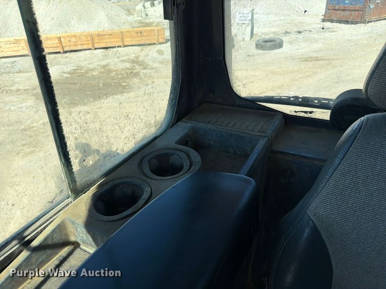 image for item FC3433 John Deere 650K dozer