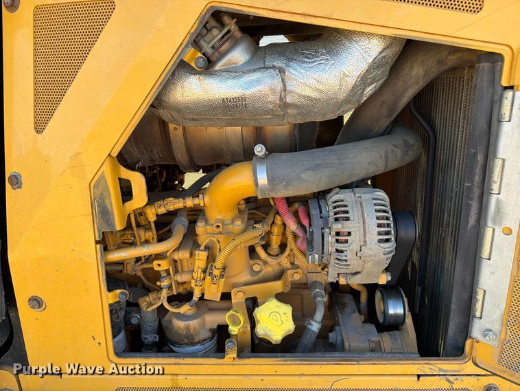image for item FC3433 John Deere 650K dozer