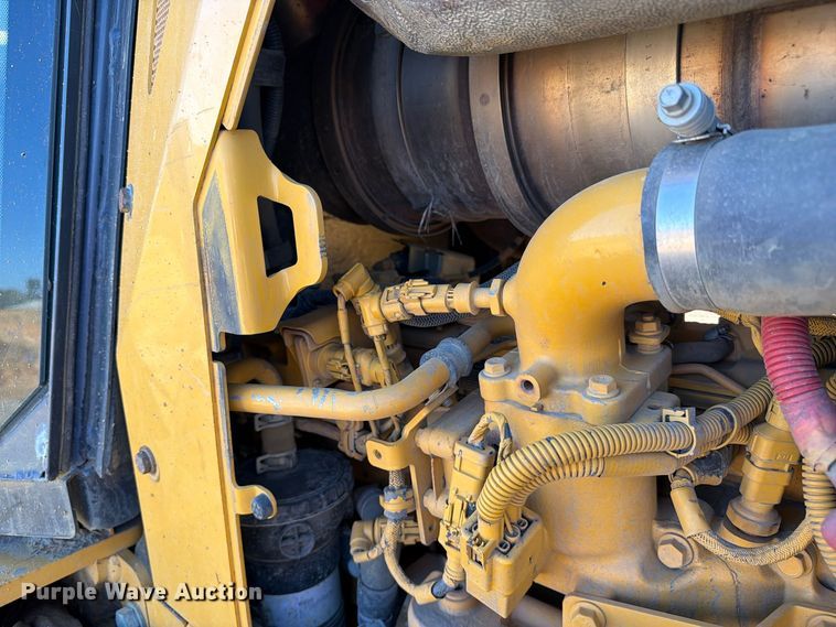 image for item FC3433 John Deere 650K dozer