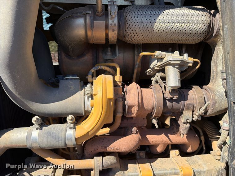 image for item FC3433 John Deere 650K dozer