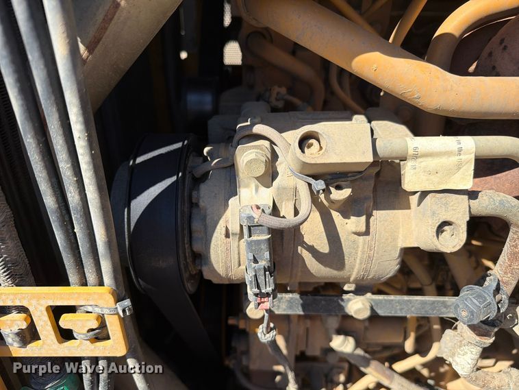 image for item FC3433 John Deere 650K dozer