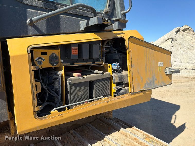 image for item FC3433 John Deere 650K dozer