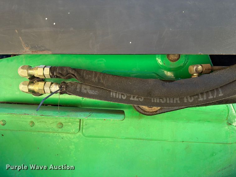 image for item FC3463 1999 John Deere 240 skid steer loader