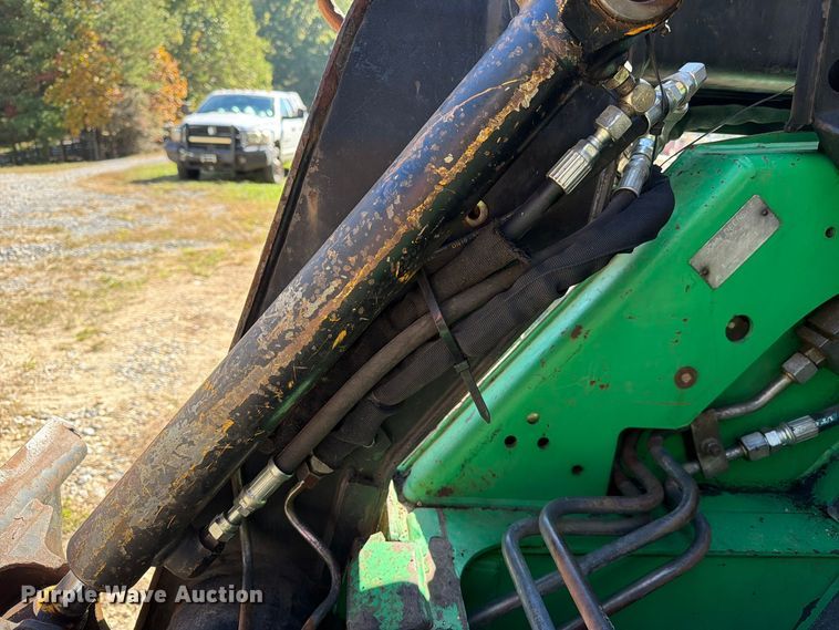 image for item FC3463 1999 John Deere 240 skid steer loader