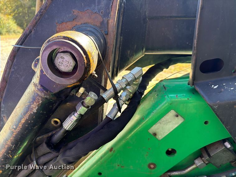 image for item FC3463 1999 John Deere 240 skid steer loader