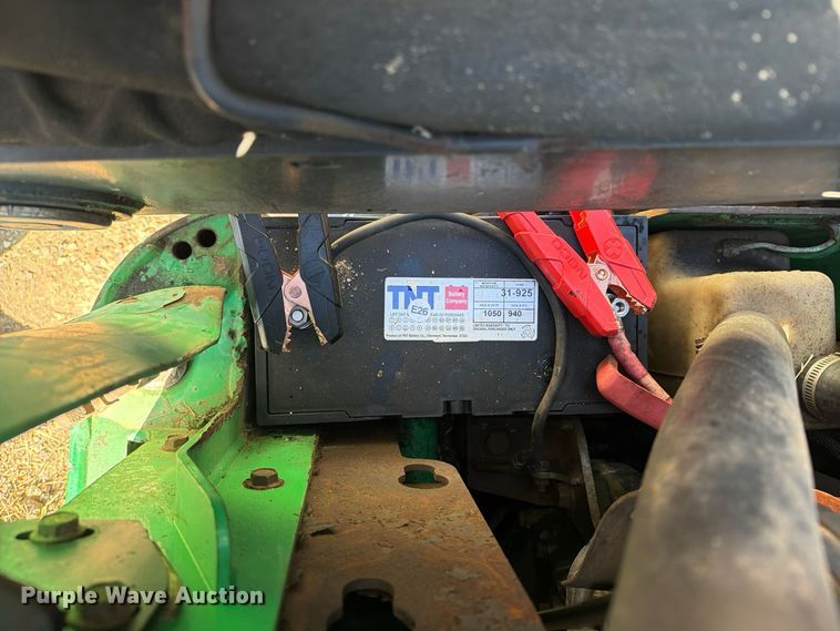 image for item FC3463 1999 John Deere 240 skid steer loader