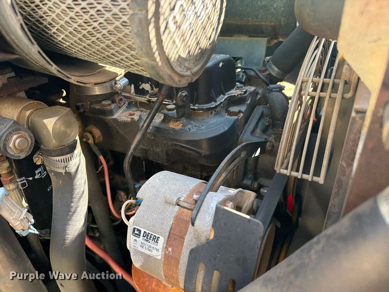image for item FC3463 1999 John Deere 240 skid steer loader