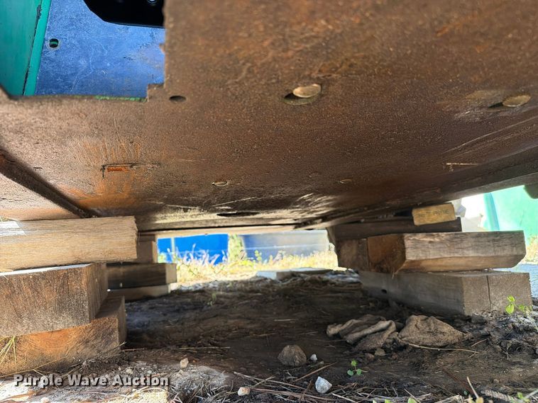 image for item FC3463 1999 John Deere 240 skid steer loader
