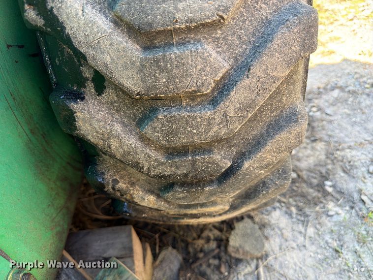 image for item FC3463 1999 John Deere 240 skid steer loader