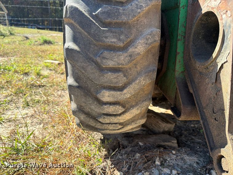 image for item FC3463 1999 John Deere 240 skid steer loader
