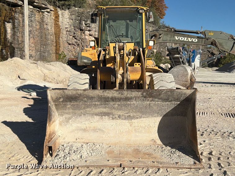 image for item FG0792 2000 John Deere 544H wheel loader