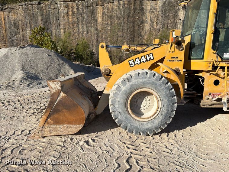 image for item FG0792 2000 John Deere 544H wheel loader