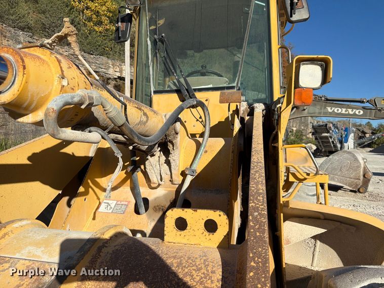 image for item FG0792 2000 John Deere 544H wheel loader