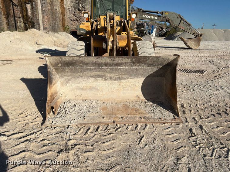 image for item FG0792 2000 John Deere 544H wheel loader