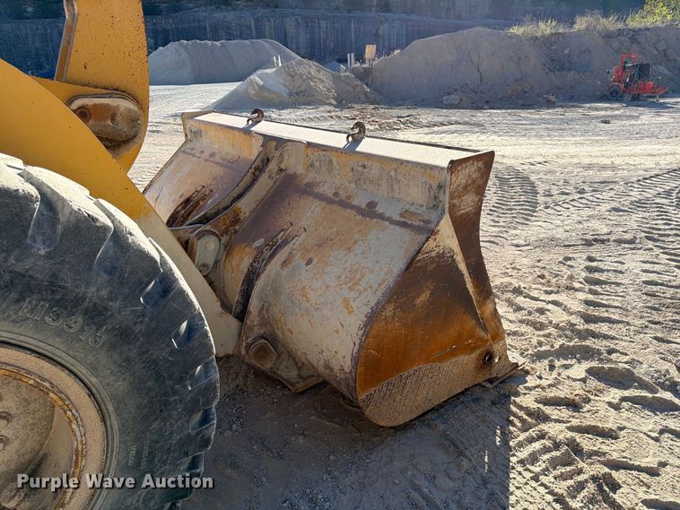 image for item FG0792 2000 John Deere 544H wheel loader