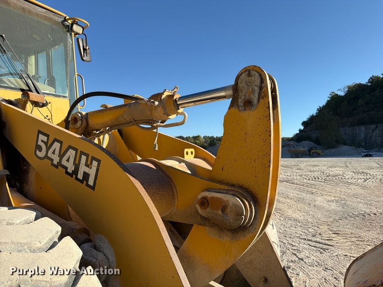 image for item FG0792 2000 John Deere 544H wheel loader