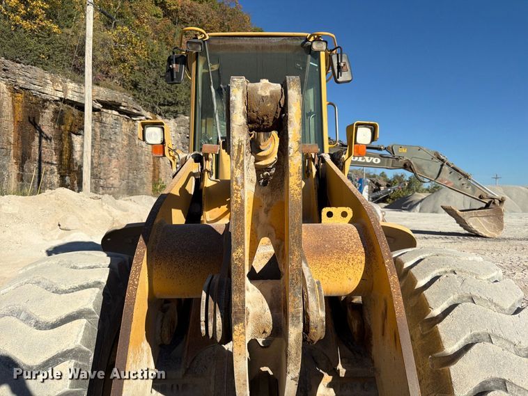 image for item FG0792 2000 John Deere 544H wheel loader