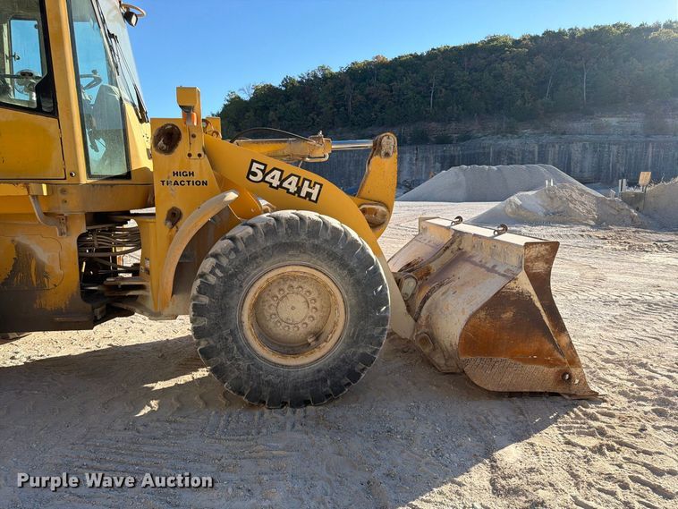 image for item FG0792 2000 John Deere 544H wheel loader