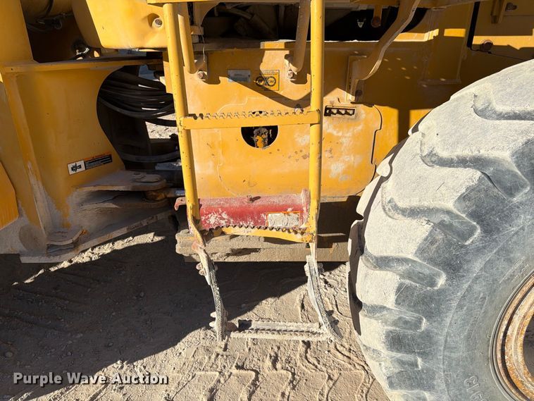 image for item FG0792 2000 John Deere 544H wheel loader